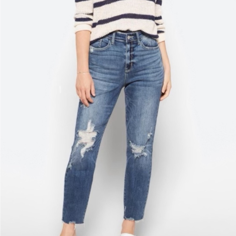 Judy Blue Distressed Denim Relaxed Jeans; size 0(24)